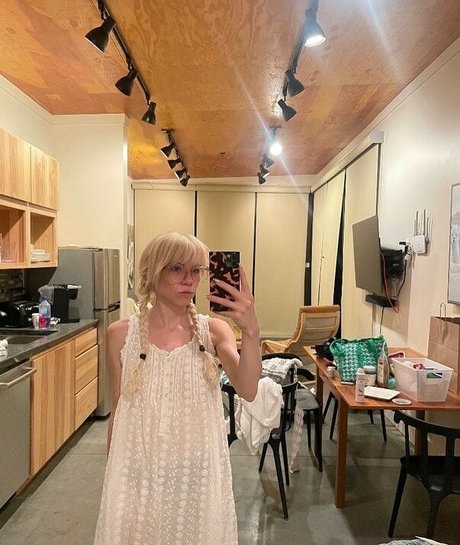 Carly Rae Jepsen pornstar hot photos