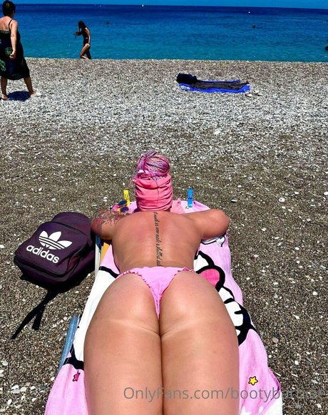 bootybarbiee star nude pics
