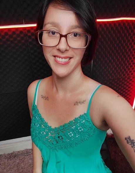 mahina84_ porn star image