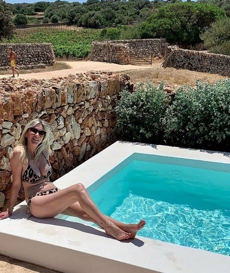 Lisa Faulkner star pornographic photos