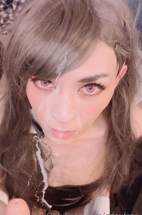 rrfoxfree hot model photo