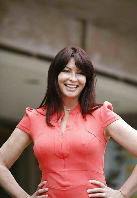 Suzi Perry sex actress img