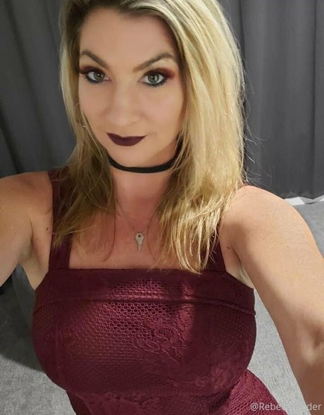 therebeccaryder Profile pic