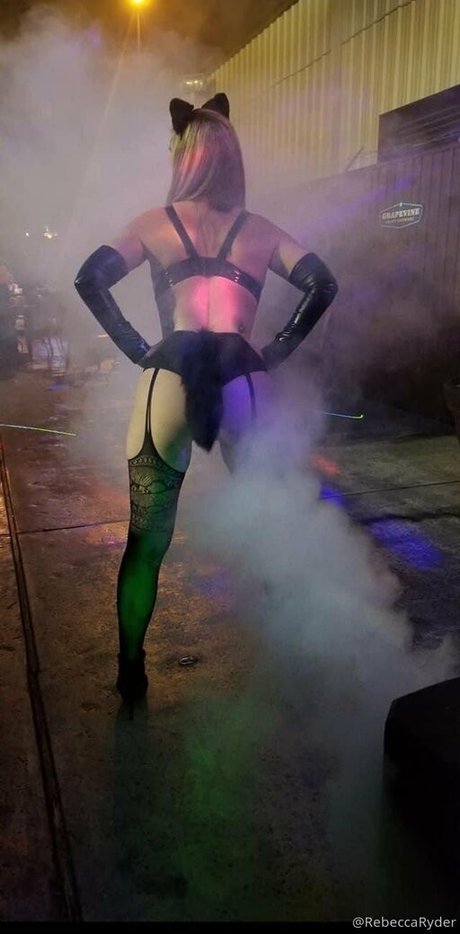 therebeccaryder star exclusive pic