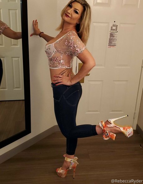 therebeccaryder nude pornstar pictures