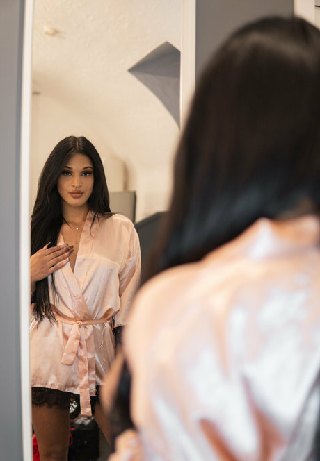 brownielizy naked model picture