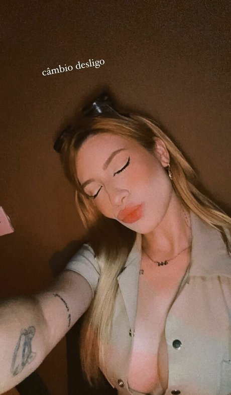 Carolina Camargo pretty star archive