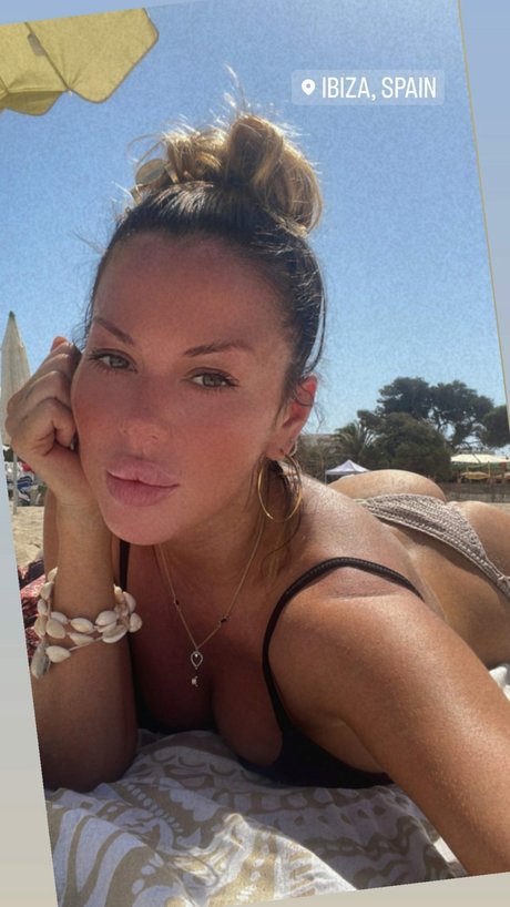 Karina Jelinek exclusive star photo