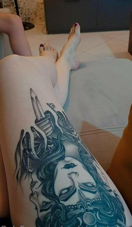 packdopedaingrid art actress image