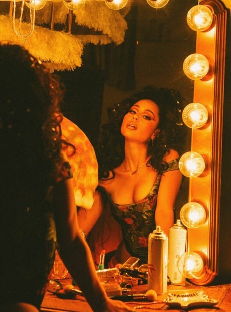 Alexa Demie beautiful star image