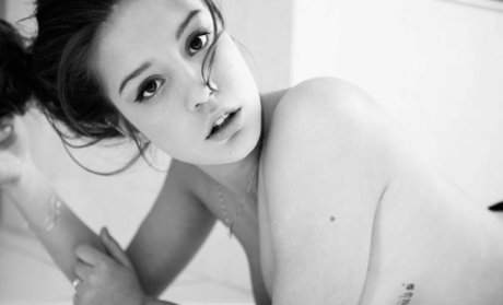 Adele Exarchopoulos hot model img