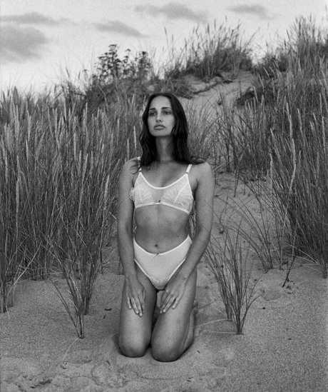 Paula Szenejko nude actress pictures