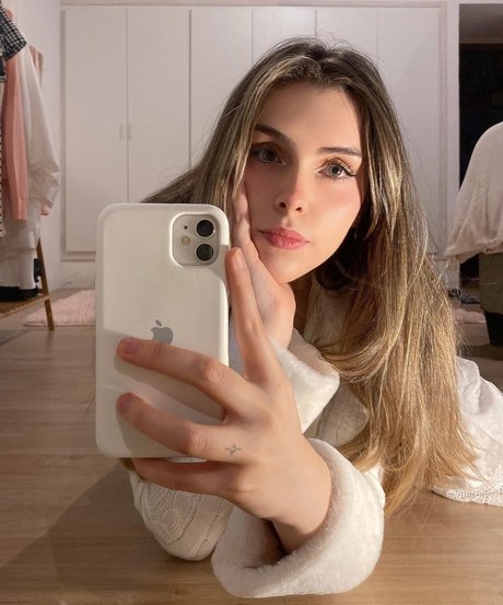 Olivia Herdt pornstar naked photos