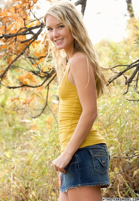 ThisYearsModel model hd pic