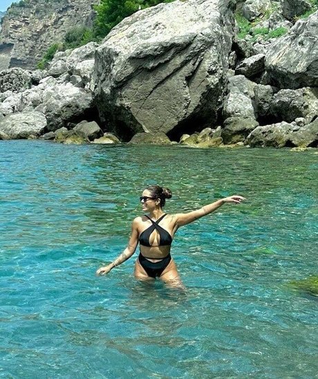 Caroline Veronica art actress photos