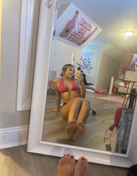 IsaMeccia nude pornstar photos