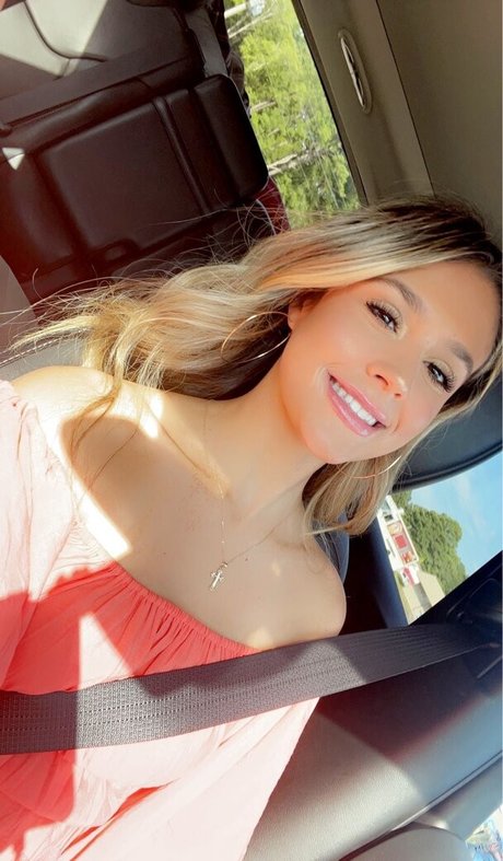 IsaMeccia pornstar nice pictures