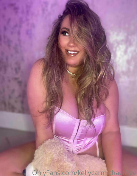 kellycarmichaelfree perfect actress gallery