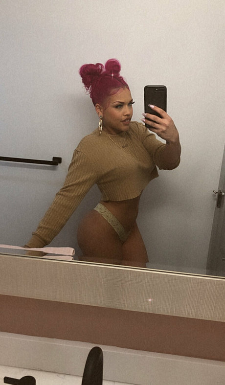 misscharliepearl model hd picture