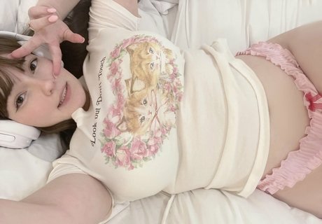 Emixomiu hot pornstar image