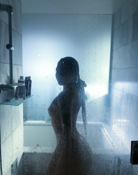 foreignlotus nudes star pictures