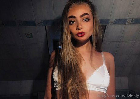 livionly sexy star image