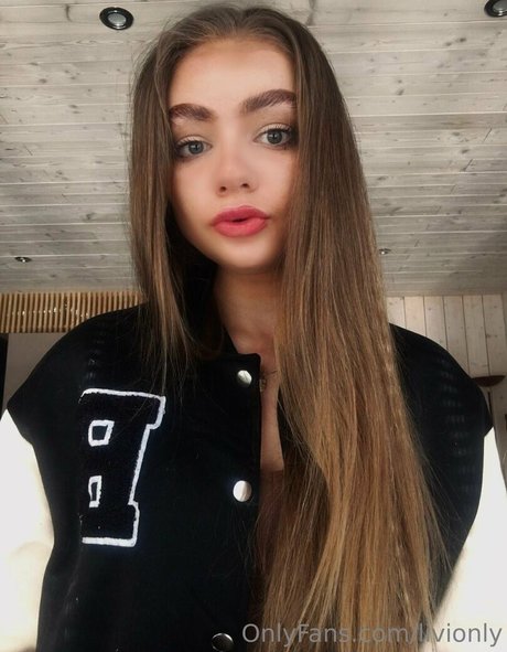 livionly star nudes picture