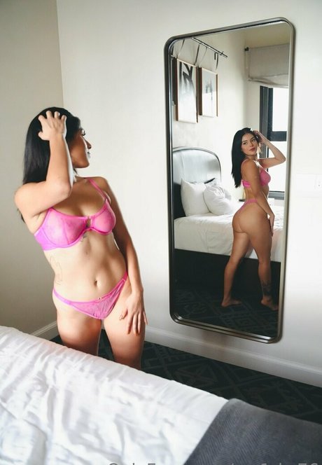 itssm1rks pornographic actress archive