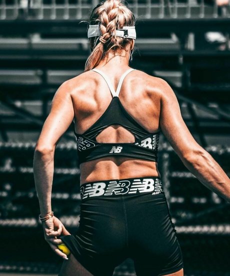 Eugenie Bouchard art model pics