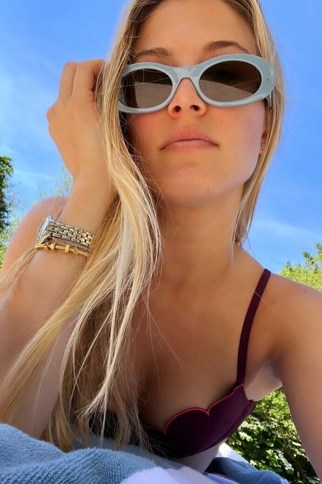 Eugenie Bouchard pornstar top pic