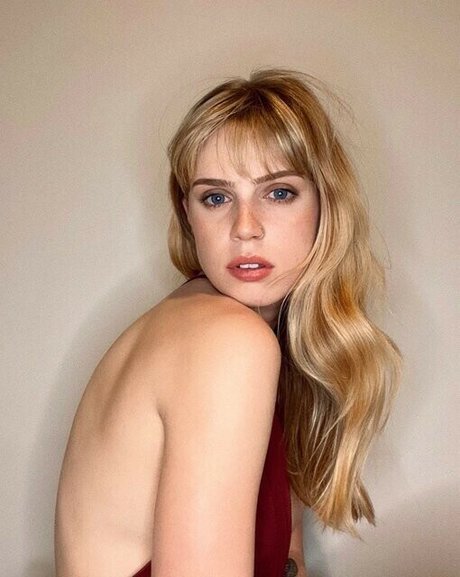 Cera Gibson model xxx image