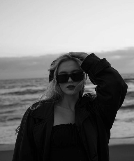 Chloe Rose Robertson model beautiful gallery