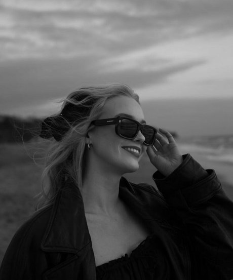 Chloe Rose Robertson art actress images