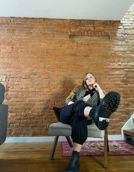 dissensus goddess pretty model galleries