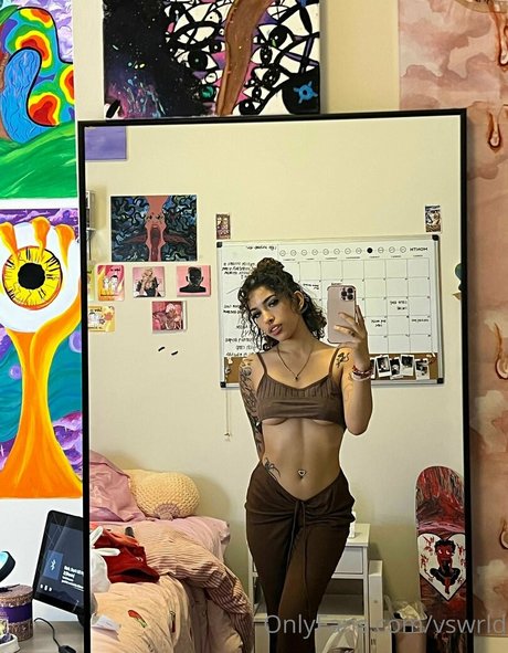 Vswrld model adult photos