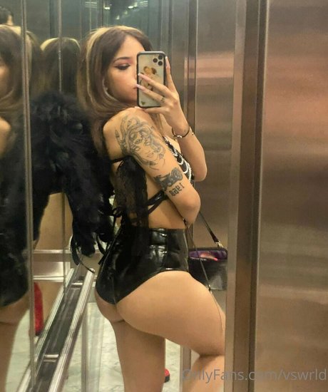Vswrld star erotic pics