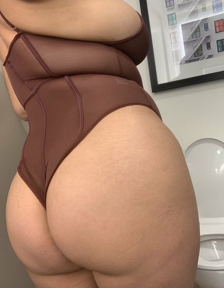 squirtyy beautiful pornstar pic