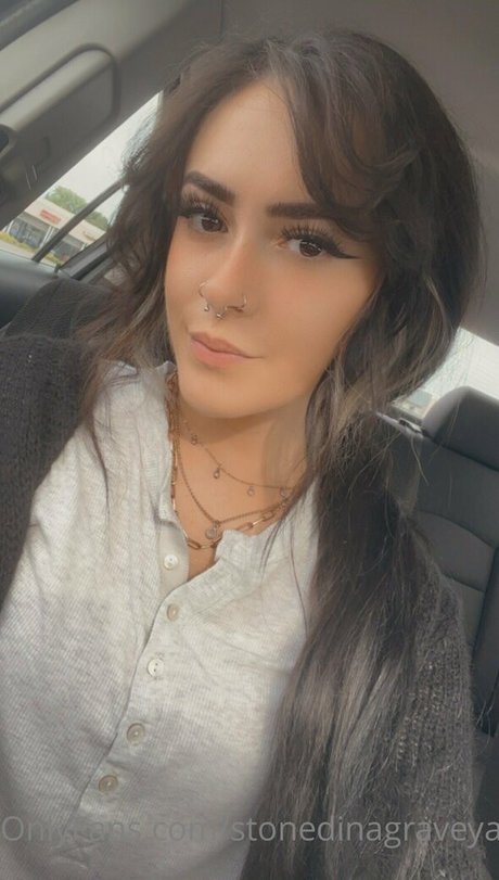 stonedinagraveyard perfect actress photo