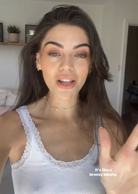 Emily Canham star nude pictures