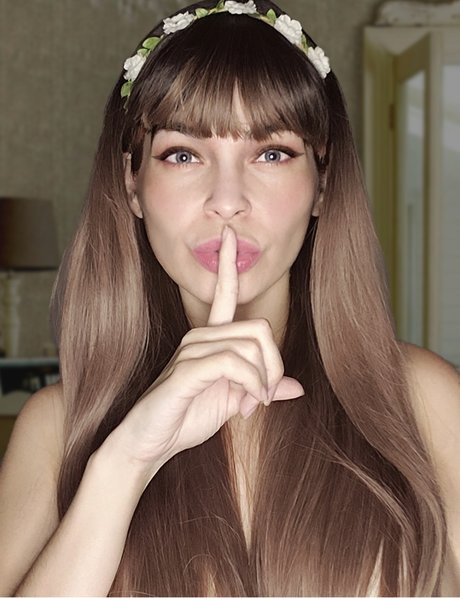 Giuliene hot model pics