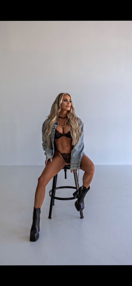 Heather Kay star top picture