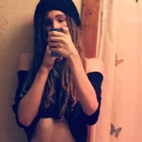 Calix model adult picture