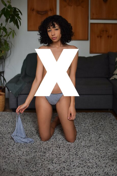 Aly Beany nude actress gallery