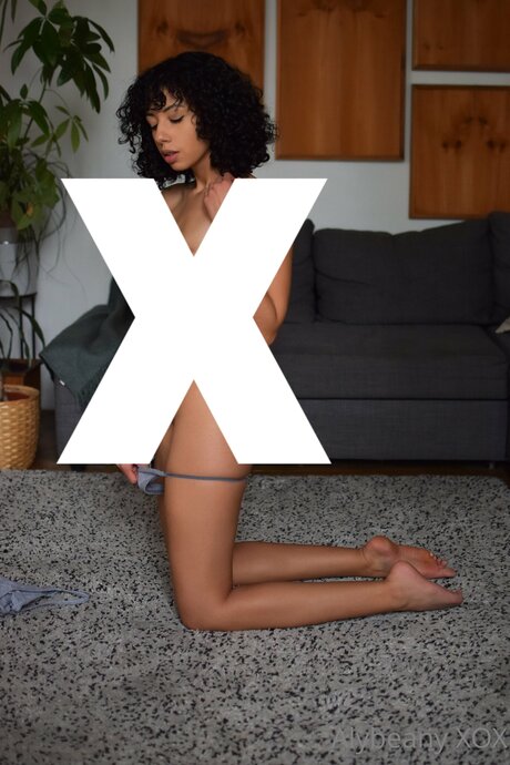 Aly Beany star nude pics