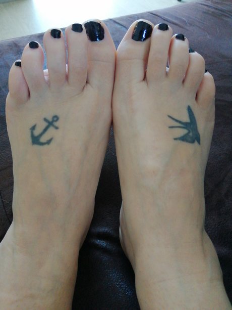 Margpoulette exclusive model photos