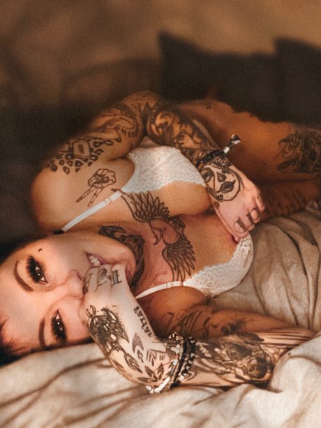 Couple Leewlie model pretty images