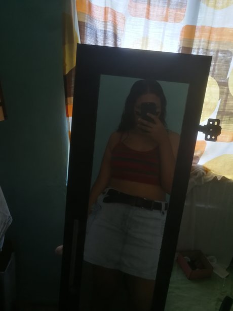 Kenia Morales exclusive star pics