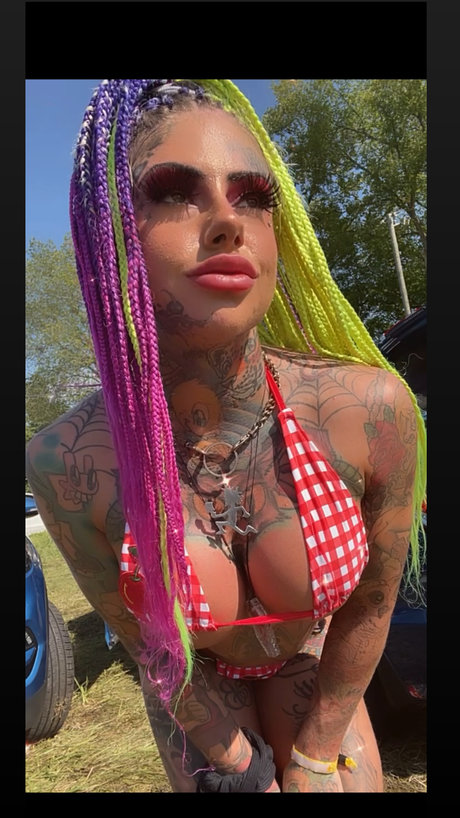 _2_ pornographic star image