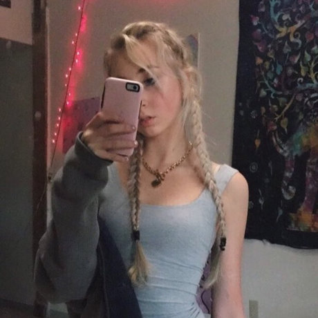 Cosmic Crystal FREE pornstar photo