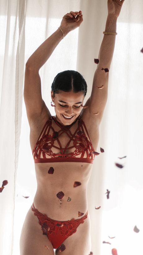 LovesApassionata model nude pic